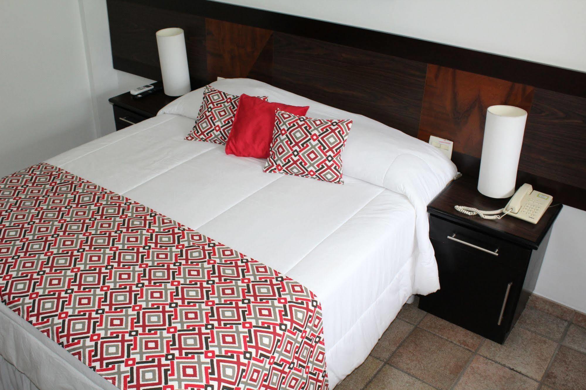 Hotel Dom Henrique Timoteo Экстерьер фото